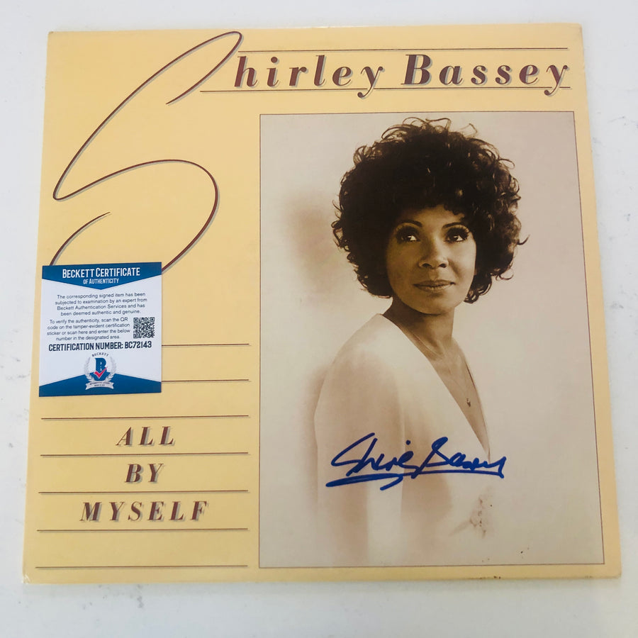 SHIRLEY BASSEY Autograph Signed 